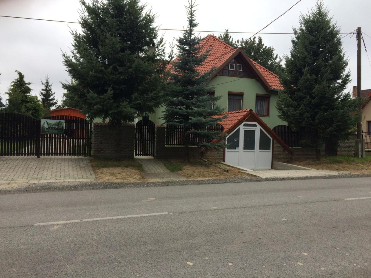 Ferienwohnung Bakonyi Mamutfenyo Vendeghaz Tés Exterior foto